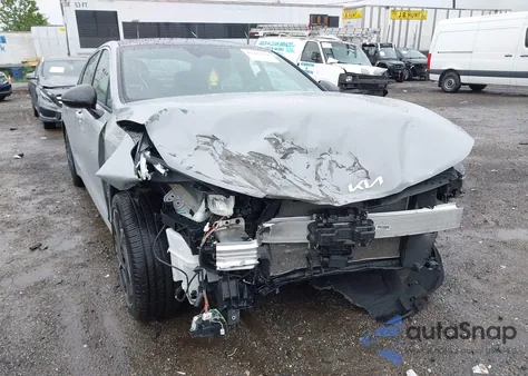 2025 Kia K5 Gt-Line z USA, uszkodzony, nr VIN KNAG64J74S5305956